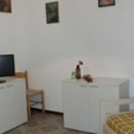Holiday Home With Pool Garden And Fireplace *