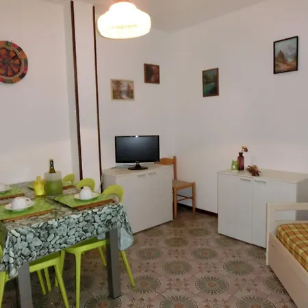 With Pool, Garden And Fireplace Apartamento Bibione