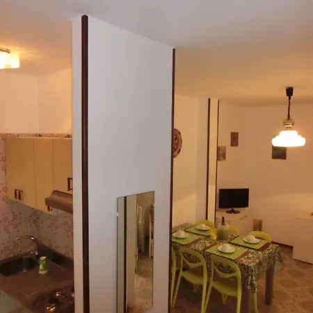With Pool, Garden And Fireplace Apartamento *