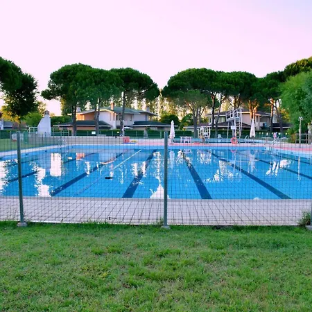 Apartamento With Pool, Garden And Fireplace